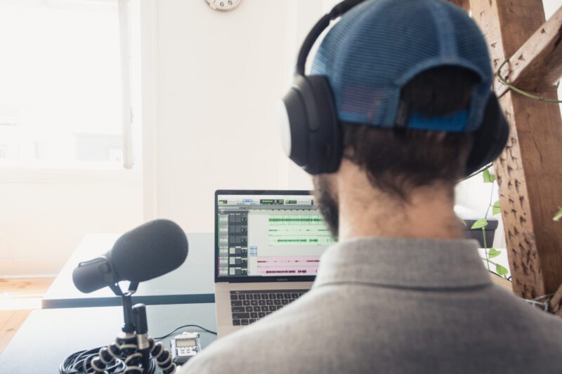 Hier das Interview von Max MISHKIN & YEVGEN LESNOY aus der Sendung GayRadio on the Road lesen!